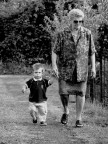 foto con la bisnonna..tecnicamente tante imperfezioni, foto rumorosa ed un p mossa ma mi piace molto il significato e l'espressione colta