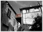 Foto scattata a colori in digitale, regolati contrasto e lunminosit, applicato filtro b/n tranne che sul ponte. Cornice aggiunta in due fasi
Nient'altro