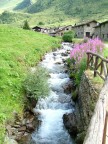 L'unica fonte di acqua potabile di un intero paese senza corrente elettrica...Case Di Viso, Lombardia...Agosto 2004