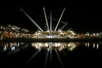 Pista di ghiaccio con dietro il "Bigo", ascensore panoramico, Porto di Genova