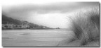 sfumature di grigio su una spiaggia deserta,coolpix 5400 e filtro nikon.(commenti sempre ben accetti)