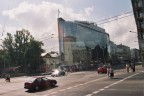 uscendo da Tallin, dal finestrino dell'autobus che purtroppo ci strappava dolorosamente, inesorabilmente, definitivamente da un posto magico, ricco a dismisura di colore e di calore  vitale emanato dalle persone, .... dalla citt tutta.