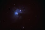 La Grande Nebuosa di Orione non  altro che un immenso tubo al neon dove i gas estremamente rarefatti sono resi luminosi dalla radizione ionizzante delle caldissime stelle centrali. Si tratta solo di una prova, volevo vedere se il rumore abbastanza grande del quale  accreditata la Sony Alpha 100 fosse deleterio per questo delicato tipo di foto. E' tutto ok fortunatamente.
Posa di 20 secondi non guidata su telescopio Cassegrain da 300 mm di apertura e 3572 mm di focale a 800 ISO.