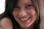 Lisa sorride