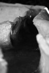 Una delle cose che mi hanno pi stupito dell'Andalusia sono i piacevolissimi accorgimenti sviluppati nei secoli per far fronte al torrido caldo estivo. Questa immagine ritrae il corrimano di pietra di una scalinata, entro il quale scorre un leggero rivolo d'acqua. Ho poi giocato con il disegno creato dal corrimano, con la profondit di campo e con il colore per rendere pi particolare l'immagine.