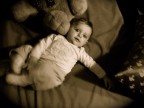 Quando la foto mossa ha senso... (anche perch mia figlia non sta ferma un secondo). Fuji S5000, Apple iPhoto.
