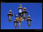 Madrid, palazzo reale. Cielo blu e limpido, lampione con le foglie dorate che risaltano sul nero e sul blu...irresistibile. Kodak Elithe Chrome 100, -1/2 stop sull'esposizione (media ponderata) no polarizzatore
