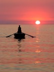 barca al tramonto