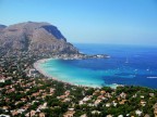 Foto del litorale di mondello dal Monte Pellegrino, estate 2006