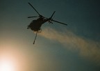 Nikon F5 con Nikon AFs 24-120 VR

Il fumo dell'incendio ha creato questa strana colorazione e delle zone pi scure, forse nel punto dove il fumo era pi denso.

La luce in basso alla sinistra  il sole.