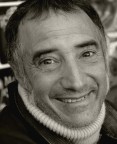 Ritratto di un mio amico poeta , pittore, musicista, cantante, giardiniere, oramai in preda ad allucinazioni lisergiche.