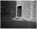 E' veramente solo una prova.....
Foro stenopeico su lastra 4'x5' ilford Fp4 esposizione 12 sec pieno sole
(considerazioni:il cavo flessibile corto mi ha sicuramente portato a muovermi, comunque 12 sec. sono davvero pochissimi.... :-) )