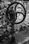 Segno del tempo - vecchia pompa acqua - in disuso? Sembrerebbe di si.