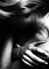 Abbraccio nel vuoto... 2 Opzione - Scartata