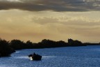 pescare al tramonto