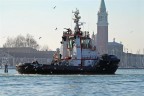 Nave con gabbiani