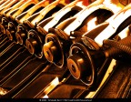 La fotografia  stata scattata con una macchina fotografica digitale. In un secondo momento  stata ritoccata a computer aumentando il contrasto, regolando la colorazione e applicando un filtro colorato.

Soggetto: Autoscontro parcheggiate - LunEur - Eur - Roma

Tecnologia: Nikon Coolpix L5 e Adobe Photoshop
