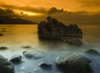 scogli al tramonto