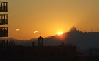 tre soli al tramonto