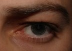 ecco il secondo esperimento sul tema occhio/obiettivo..Mi piace di pi dell'altro..
-non  perfetta,l'ho fatta al volo per non perdere l'ispirazione..:D
-Gi..chi vorrebbe QUELL'obiettivo al posto dell occhio?! nessuno!!sarebbe stato meglio un "L"..ma questo passava iin convento..