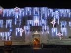 Il castello addobbatto per le festivit natalizie