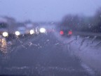 Un viaggio di ritorno dopo le fatiche di una settimana di studi. Il cielo scuro, una forte pioggia che picchiettava sul parabrezza dell'auto, le macchine che frenetiche ma prudenti andavano verso la propria meta, i loro fanali, macchie di colore che arrivano dritte agli occhi.