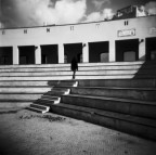 Sempre gradite critiche e commenti. :)

Scatto eseguito con Holga 120N su pellicola Kodak BW400CN