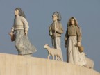 Ho provato varie angolature di questo monumento e questo mi sembra quello pi riuscito. Ovviamente   a Fatima.
