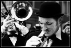 Carnevale S.Felice sul Panaro. Musicisti fra la folla.