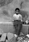 sul lavoro minorile:
una volta in Pakistan, la mamma di uno di quei bambini che cuciono palloni mi disse: " nessuna mamma gode nel mandare a lavorare bambini cosi' piccoli ma la scelta e' un lusso che noi non abbiamo. Datemi il salario di una mamma occidentale e vedrete che mio figlio non andra' a cucire palloni. Io, invece, stasera, nonostante tutto, non so se riesco a mettere assieme la cena "
Troppe volte ho sentito vocine di benpensanti dire " ma come fanno a mandare quei poverini a lavorare