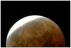 Subito dopo la fase di totalita'  dell'eclisse Lunare ho scattato questa foto .. non sembra un altro mondo? La foto e' stata scattata sempre con il tele 2000mm f10