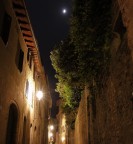 Questa foto  stata scattata in un vicolo di San Gemignano