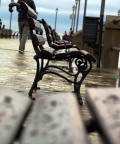 Punto di vista di un ombrello smarrito in una giornata di pi