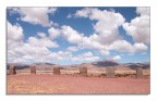 Le antiche rovine dell'omonima civilt preincaica, l'aria rarefatta dell'altopiano boliviano, a 4000 metri sul livello del mare, avvicinano il cielo alla terra, il passato al presente.