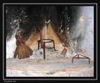 Un vecchio focolare di un casale, con i vari accessori dell'epoca.