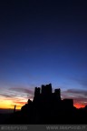 Un'altra ripresa del tramonto a Rocca Calascio; ben visibile in cielo il pianeta Venere, alto sull'orizzonte a causa della favorevole elongazione del mese di maggio 2007. Nikon D200 e 17-35/2.8.