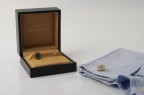 Minolta Dynax 5D, esposizione manuale con misurazione tramite esposimetro esterno 1/25, F32, ISO400; bilanciamento del bianco manuale con pannello grigio al 18%; lunghezza focala 50mm (eq.75); macchina su cavalletto, scatto con telecomando, mirino angolare. Ambientazione all'interno di un cubo per still life, illuminazione tramite spot da 600 watt.