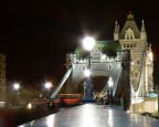 london bridge in notturna