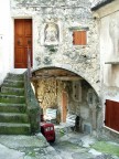 rapporto tra edificio antichissimo e realt rurale..