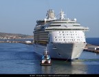 Soggetto: Un rimorchiatore tira la nave da crociera "Navigator of the seas" - Porto di Civitavecchia - Roma

Tecnologia: Nikon Coolpix L5, Adobe Photoshop e ABSoft Neat Image

Fotoritocco: Aumento del contrasto, regolazione della colorazione, eliminazione delle imperfezioni e riduzione del rumore