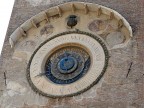 Un orologio nel centro Mantova