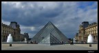 piramidi del louvre