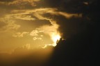 cielo nuvoloso, al tramonto, dal patio di casa mia
