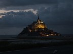 mont st. micheal al tramonto (normandia) foto fatta appoggiato sul tetto della mia auto perche' non avevo con me il cavalletto..