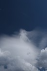 Se mai le nuvole rivelino qualcosa, sopra al Sass Pordoi  comparsa una figura ... una Madonna delle Nevi.