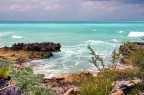 Un angolo di paradiso a Cuba, in un cayo che in realt  stra-turistico, seguendo una strada che sembrava adatta ad un fuoristrada, stretta a tal punto da far passare una sola auto, che meraviglia trovare una spiaggia sull'oceano quasi deserta!! Credo si chiami playa blanca.

Il posto  bellissimo, la foto forse sa un p di cartolina e non dice nulla.

Commenti e critiche sempre ben accetti