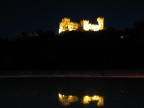 Fotografando questo castello  passata un'auto e cos  venuto fuori questo effetto specchio
Metodo usato: manuale
esposizione: 2 secondi