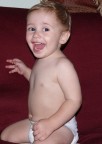 Il mio bambino mentre gioca sul divano .... foto scattata al volo!
