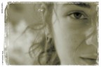 Ci che c' dietro un sorriso accennato ed uno sguardo diretto all'obiettivo...nel pensiero di chi  fotografato.
