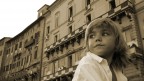 Aspettando l'inizio del Palio in piazza del Campo.
Il bambino nella foto  Piero, il figlioletto di una coppia che assisteva [assieme a me e alla mia ragazza] al Palio dell'Assunta del 2007.
Lo scatto  stato preso "di sfuggita", appunto perch non volevo che i genitori di Pietro mi "pizzicassero" mentre fotografavo il figlio [non avrei mai voluto vedermi dietro le sbarre con l'accusa di pedofilia sul collo...].

Come sempre sono ben accetti critiche e commenti, suggerimenti, opinioni...